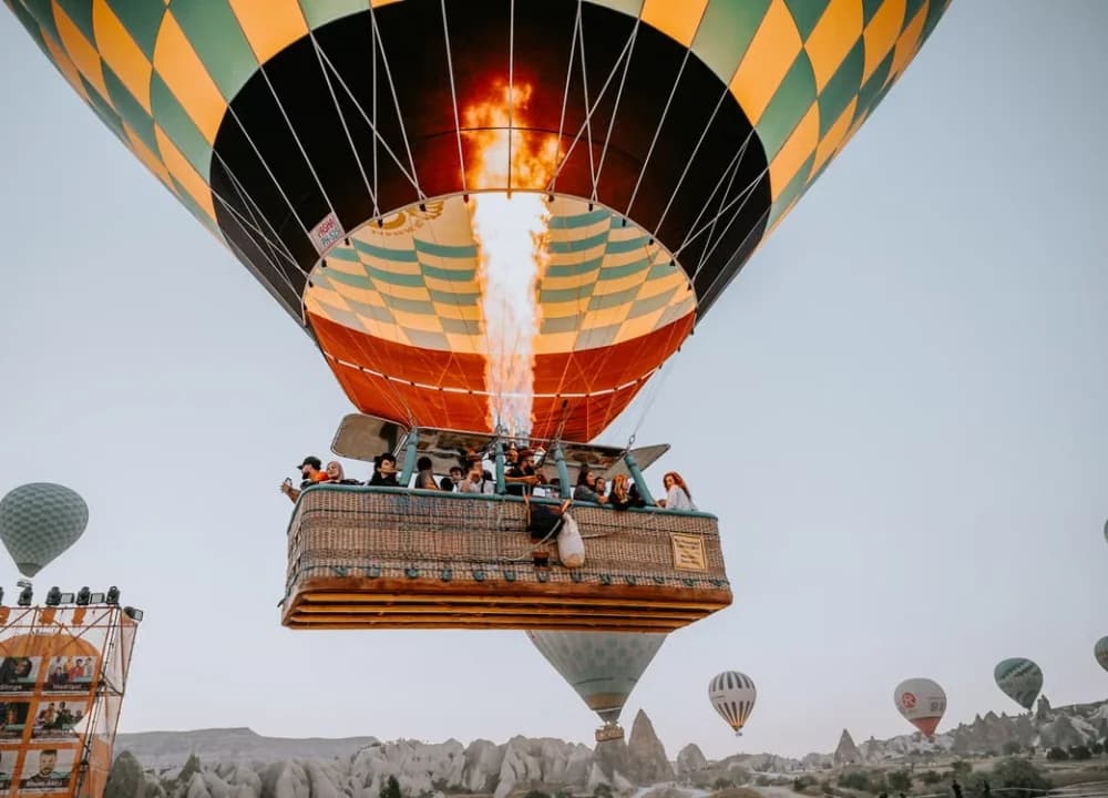 Famolo - Volo privato in mongolfiera sul Chianti con brindisi finale