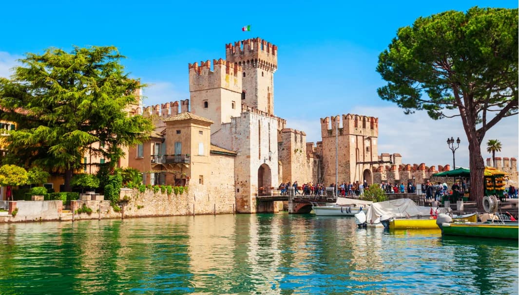 Cosa fare a Sirmione in 2 giorni: itinerario completo tra lago, storia, relax e sapori