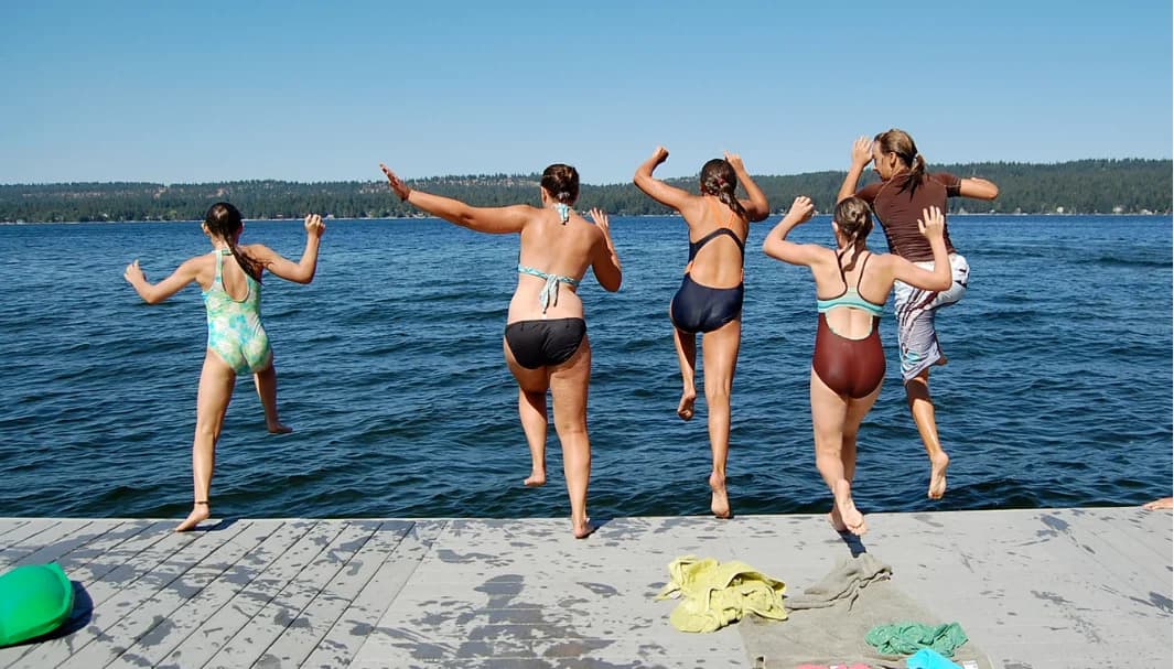 Dove fare il bagno sul Lago di Garda: le spiagge più belle tra relax, acque limpide e panorami