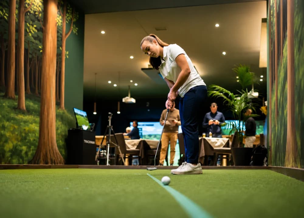 Famolo - Golf indoor con simulatore: Lezioni e allenamento