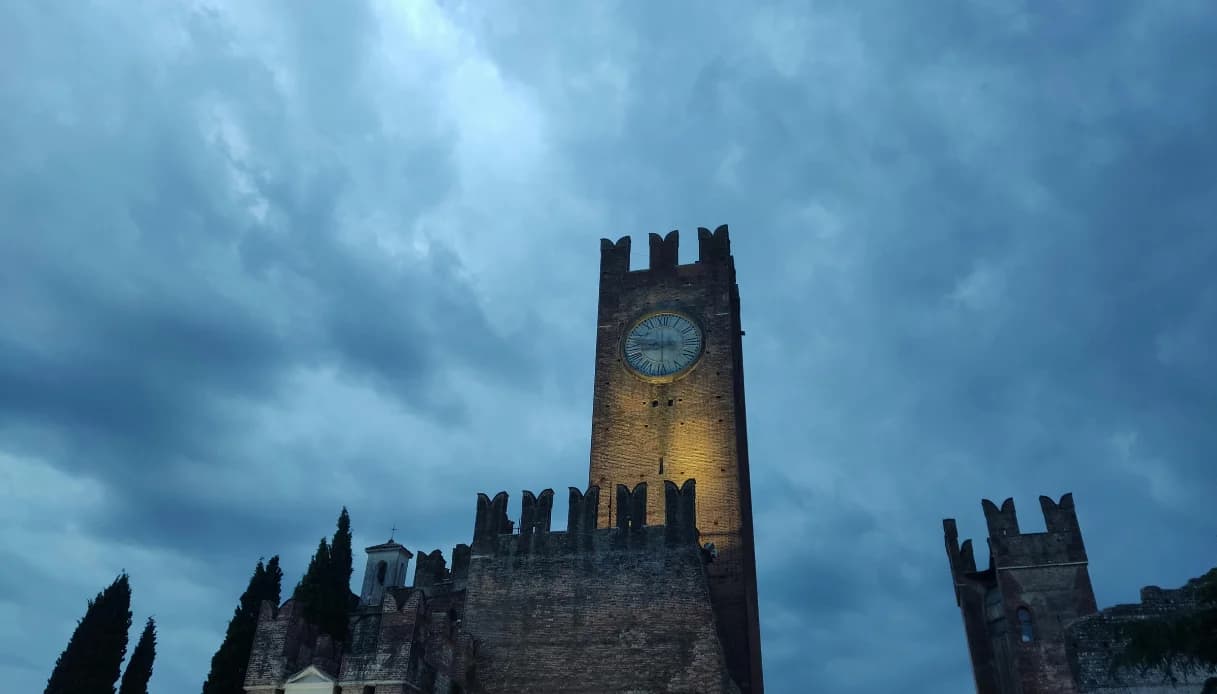 Cosa fare a Sirmione in inverno: 12 idee tra terme, castello e Lago di Garda