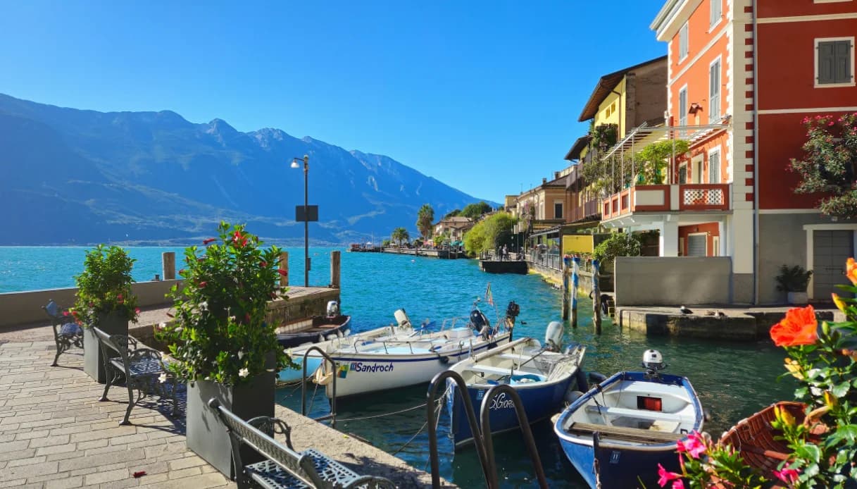 Estate sul Lago di Garda: 15 esperienze da non perdere tra sport, relax e borghi